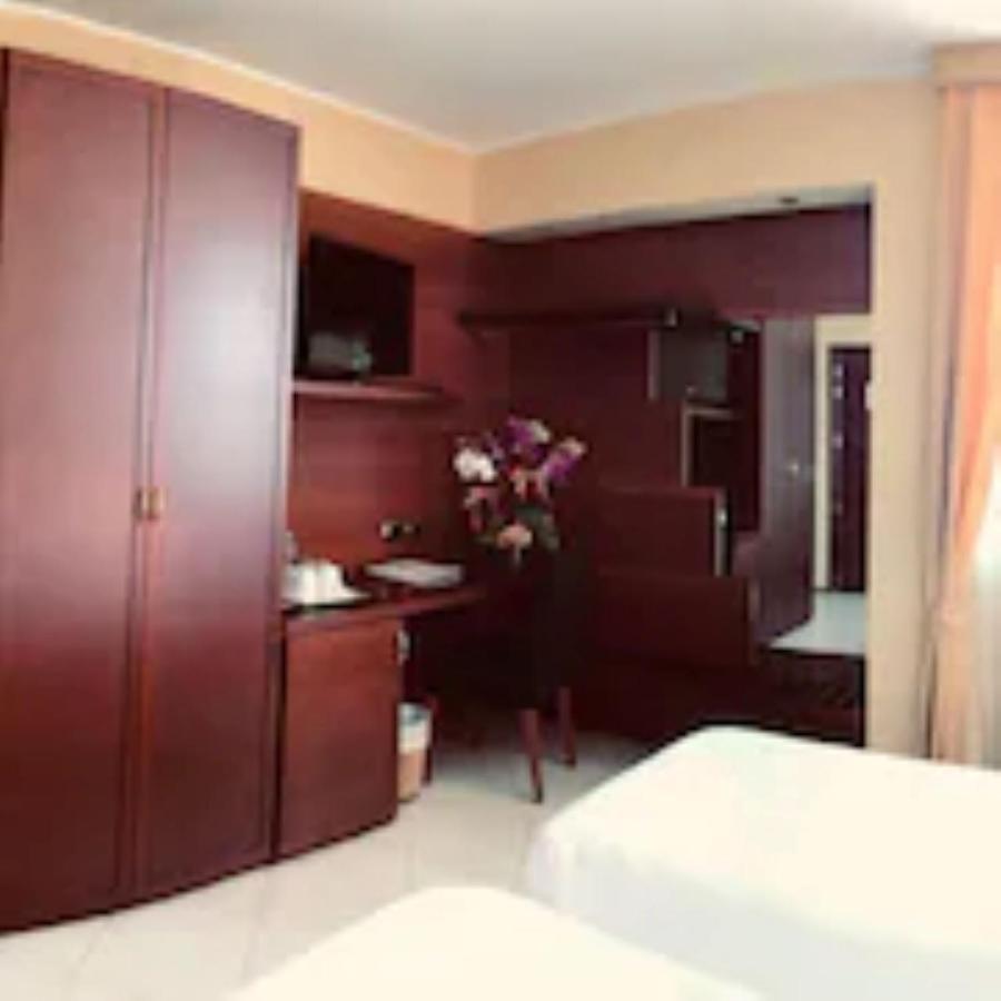 Best Western Hotel Nettuno Brindisi Exterior foto